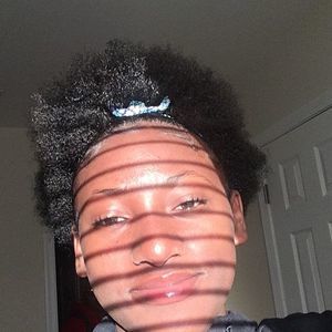 Meet your Posher, Amoya